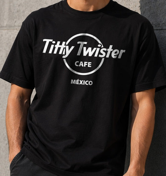 Camiseta Titty Twister Cafe – Abierto Hasta el Amanecer (negra)