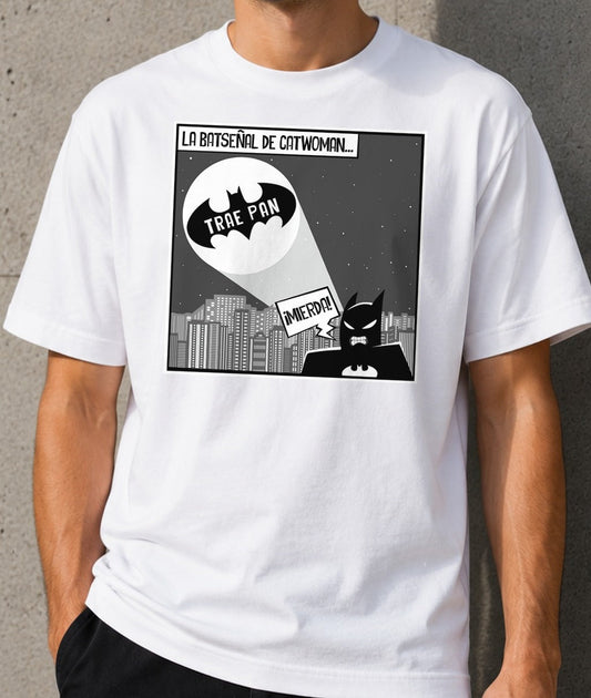Camiseta Trae Pan – Batman y Catwoman (blanca)