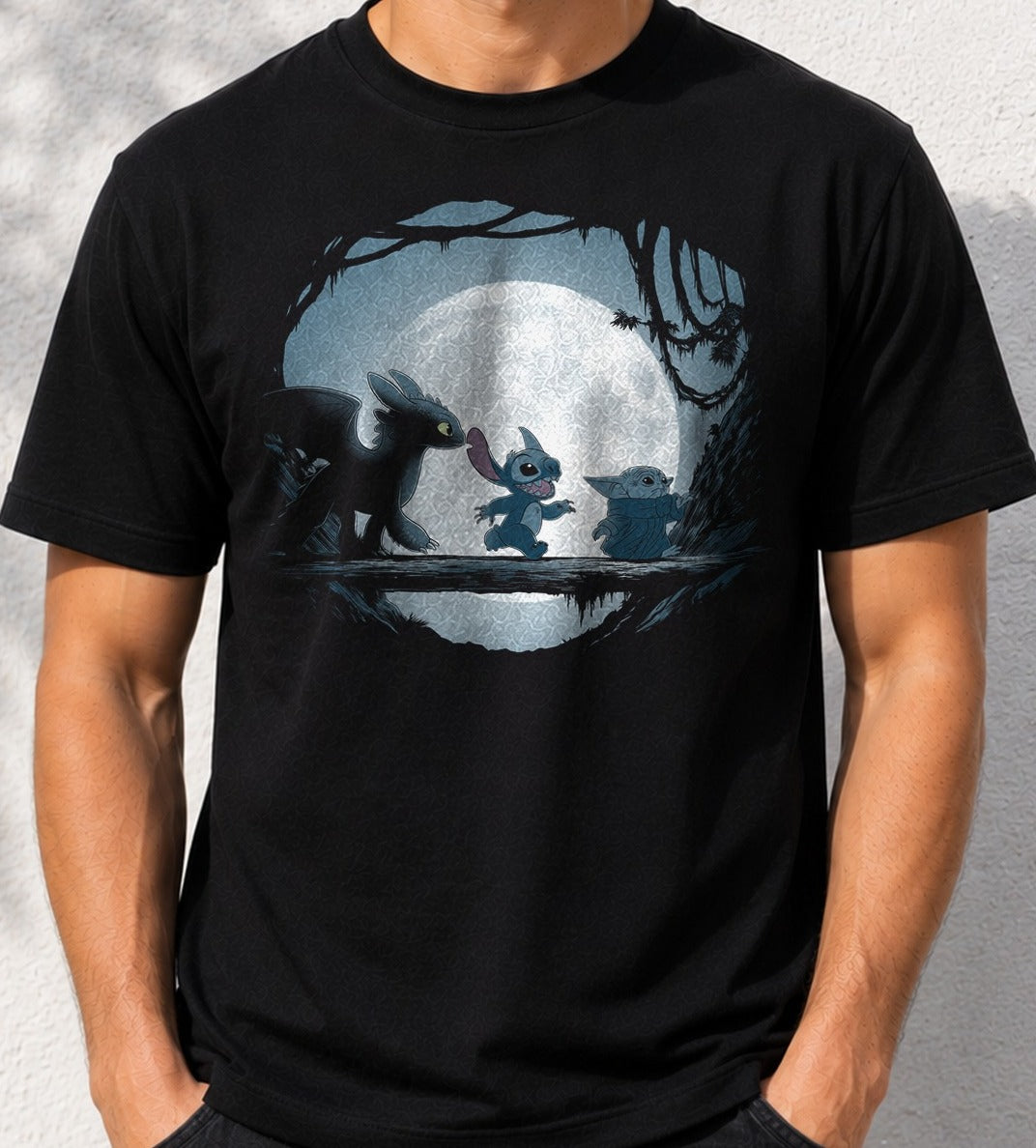 Camiseta Walking Creatures – Stitch, Chimuelo y Grogu (negra)