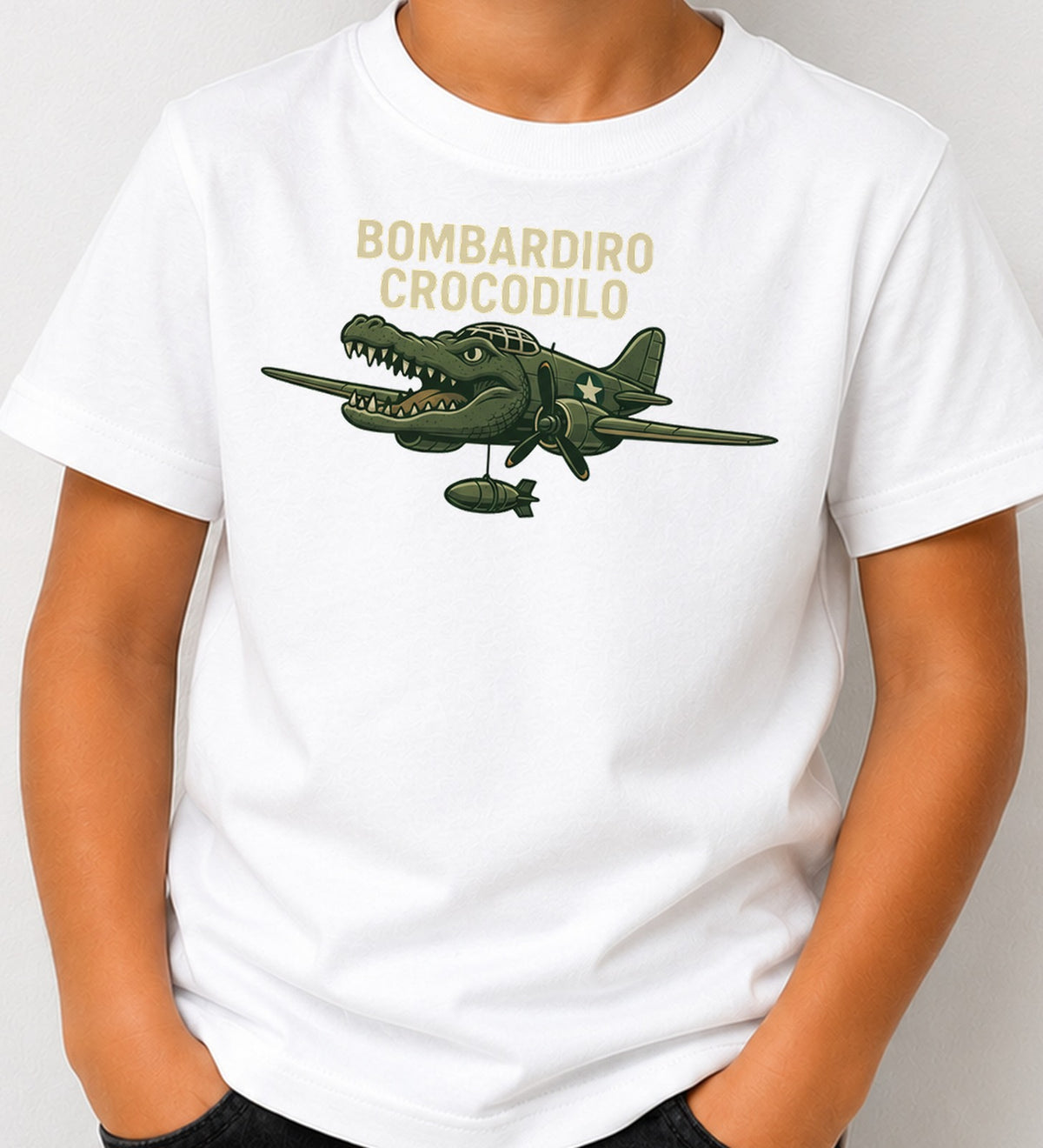 Camiseta niño Bombardiro Crocodilo – Meme Italian Brainrot (blanca)