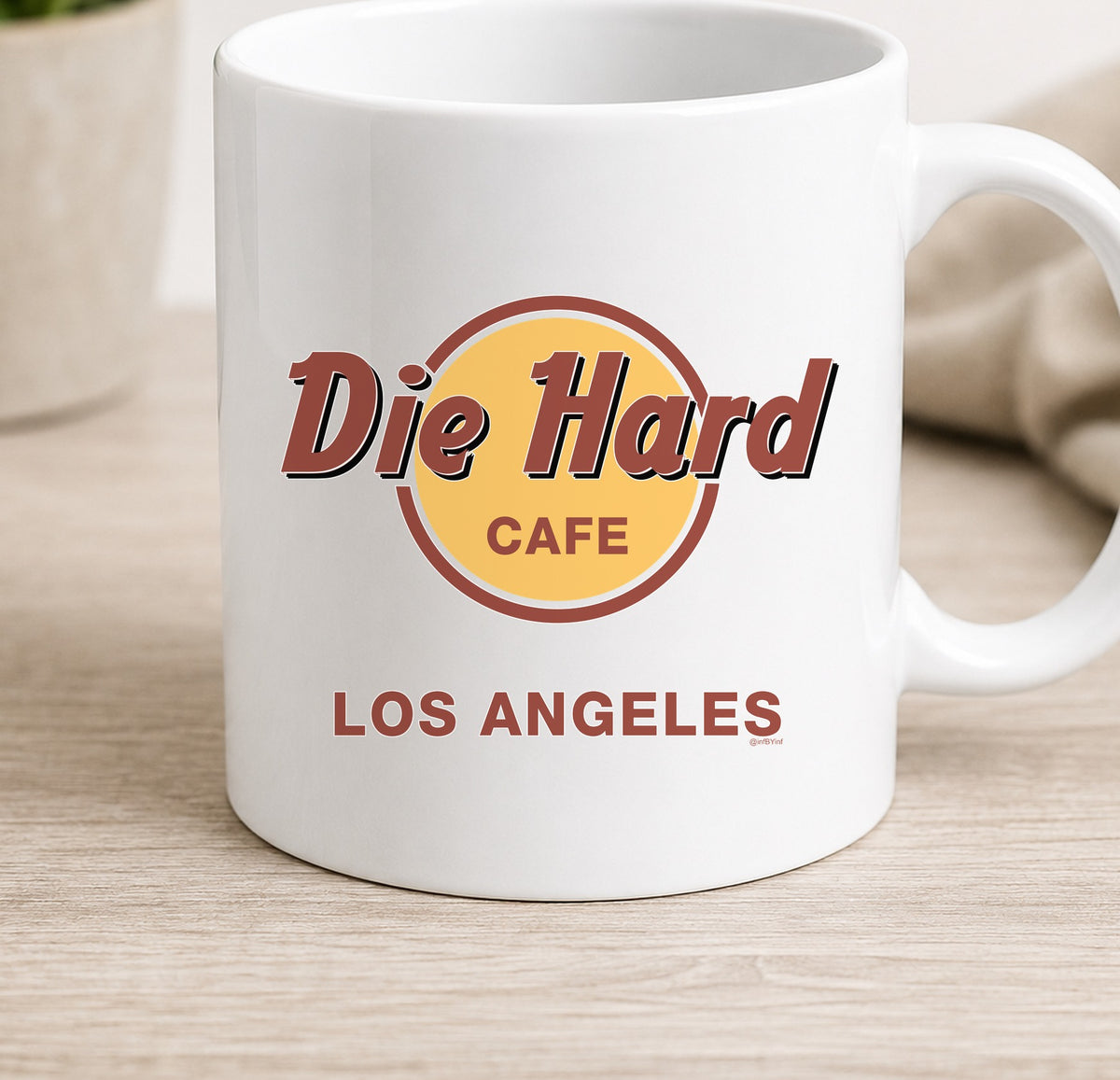 Taza Die Hard Fondo Blanco (blanca)