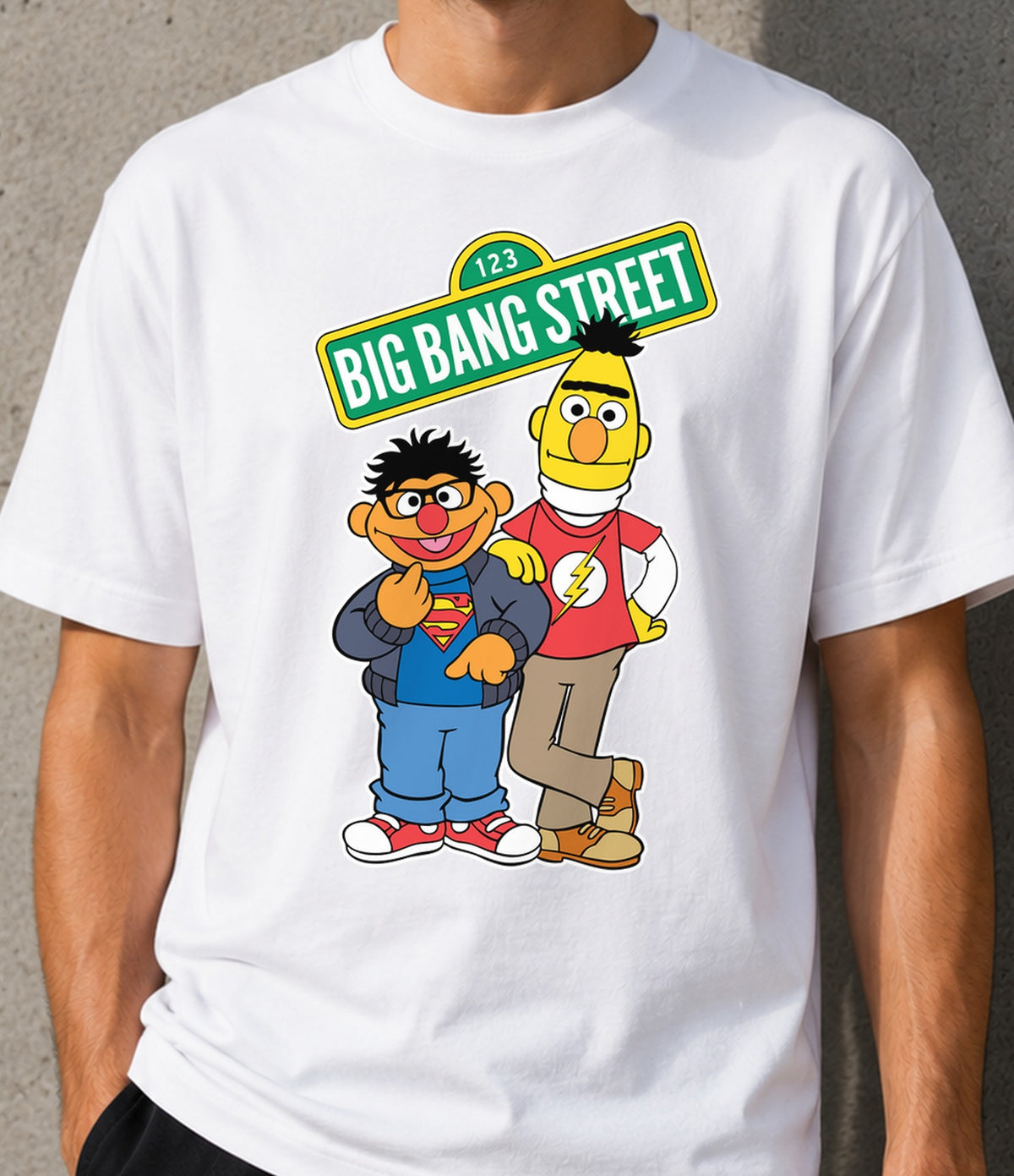 Camiseta Big Bang Muppets – Parodia de Barrio Sésamo y Big Bang Theory (blanca)
