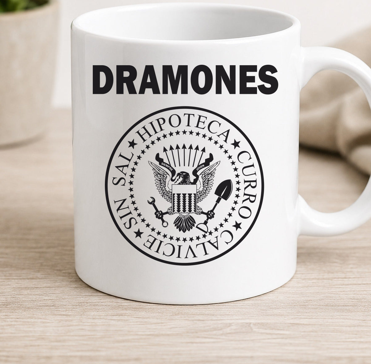 Taza Dramones Adulto – Regalo para currantes con hipoteca (blanca)